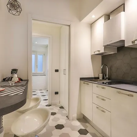 Signoria Stylish Suite In Florence-3
